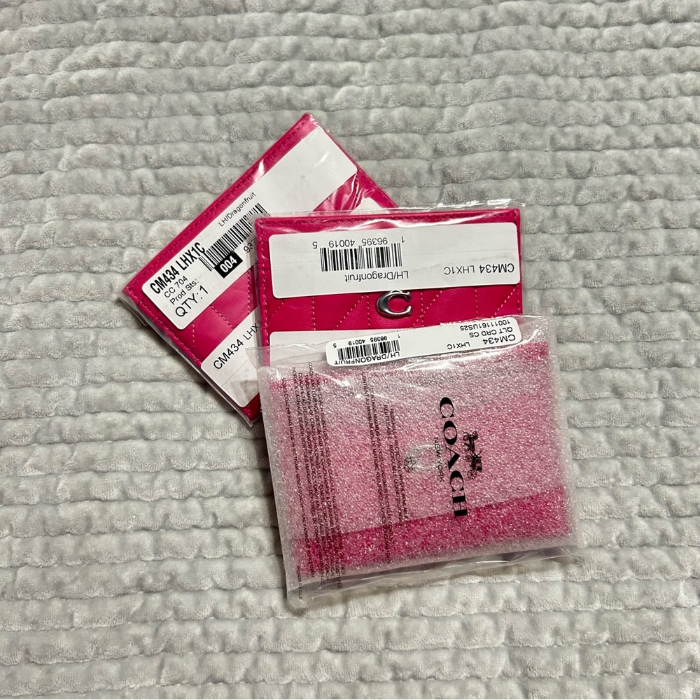 Coach Essential Card Case With Pillow Quilting Pink - Picture 5 of 5